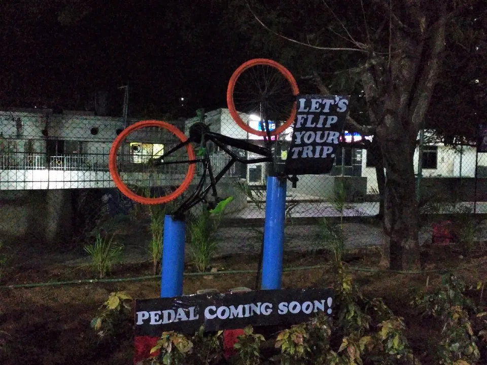 Teaser with Yatharth posing as a madman